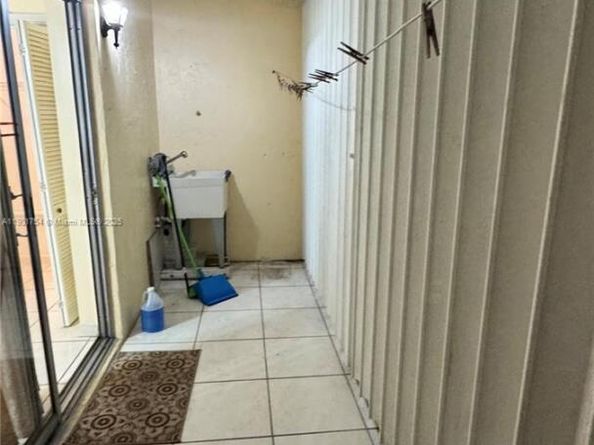 160 NE 203rd Ter E20, Miami Gardens FL 33179