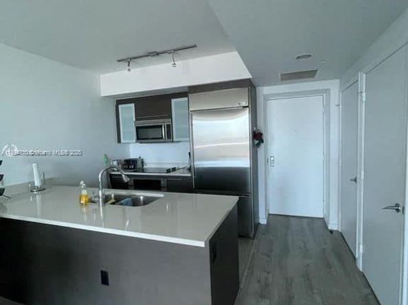 55 SE 6th St 4004, Miami FL 33131