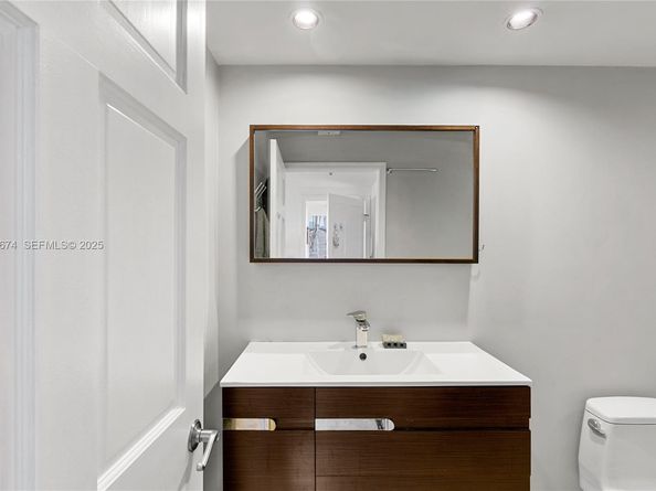 110 Washington Ave 2309, Miami Beach FL 33139