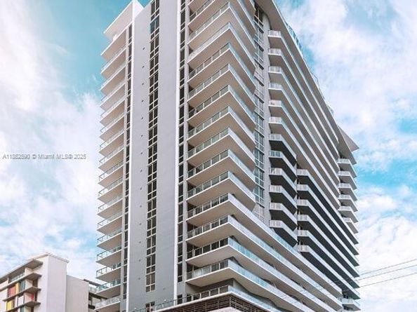 1010 SW 2nd Ave 504, Miami FL 33130