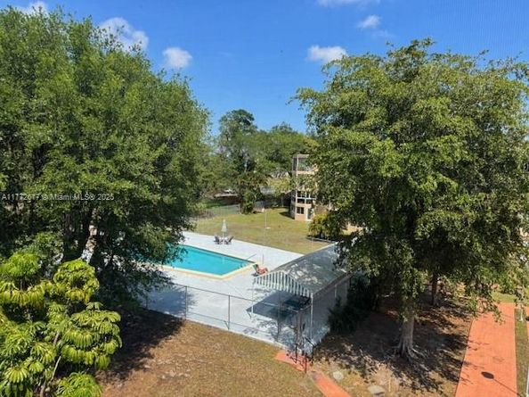 1301 NE 191st St F407, Miami FL 33179