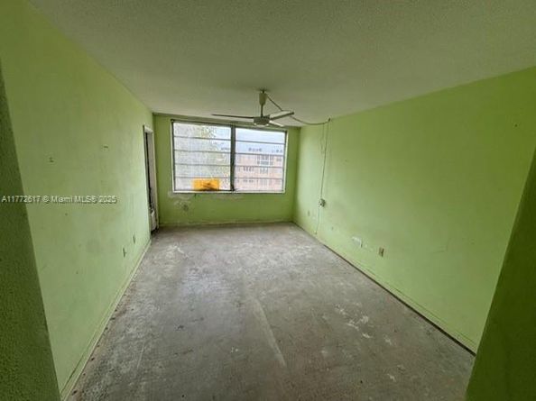 1301 NE 191st St F407, Miami FL 33179