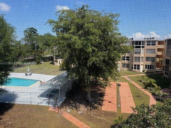 1301 NE 191st St F407, Miami FL 33179