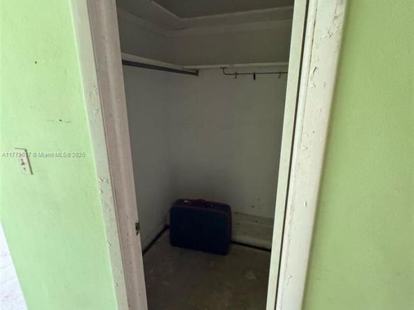 1301 NE 191st St F407, Miami FL 33179