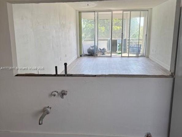 1301 NE 191st St F407, Miami FL 33179