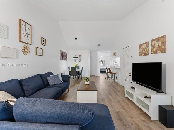 13943 SW 93rd Ln 13943, Miami FL 33186