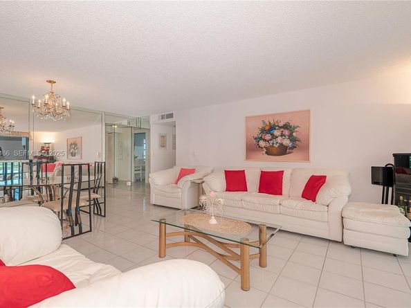 401 SE 3rd St 507, Dania Beach FL 33004