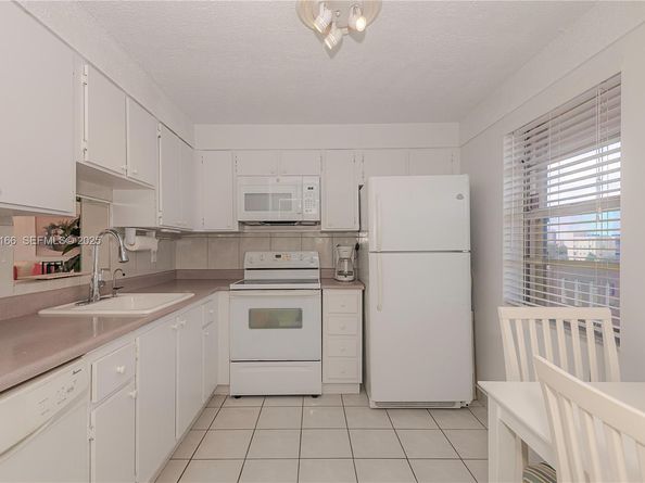 401 SE 3rd St 507, Dania Beach FL 33004