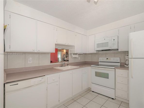 401 SE 3rd St 507, Dania Beach FL 33004