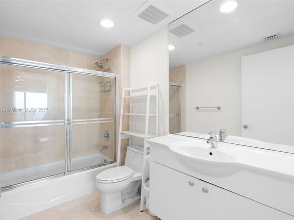 1850 S Ocean Dr 803, Hallandale Beach FL 33009