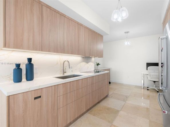 1850 S Ocean Dr 803, Hallandale Beach FL 33009