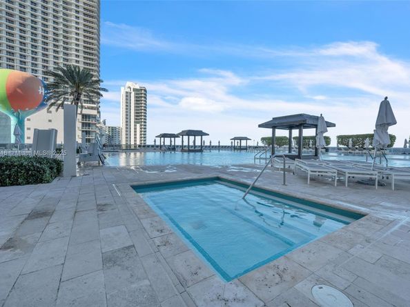 1850 S Ocean Dr 803, Hallandale Beach FL 33009