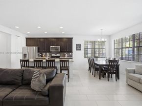 11652 SW 13th Ct, Pembroke Pines FL 33025
