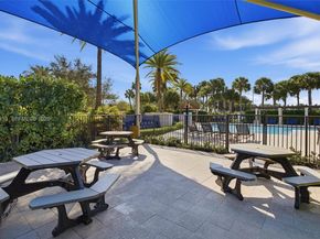 11652 SW 13th Ct, Pembroke Pines FL 33025