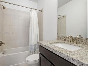 11652 SW 13th Ct, Pembroke Pines FL 33025