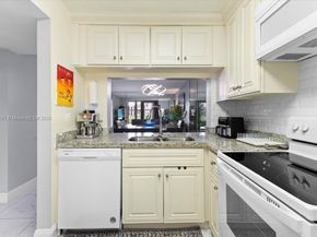 10402 Sunrise Lakes Blvd 103, Sunrise FL 33322