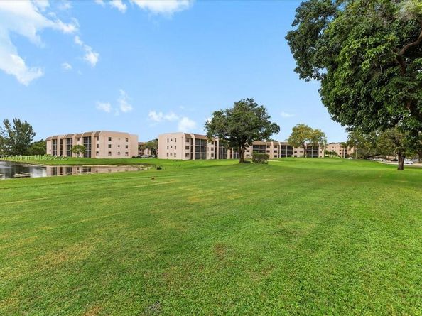 10402 Sunrise Lakes Blvd 103, Sunrise FL 33322
