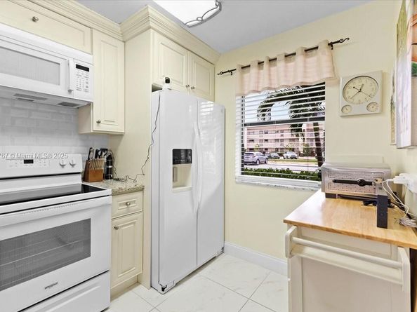 10402 Sunrise Lakes Blvd 103, Sunrise FL 33322