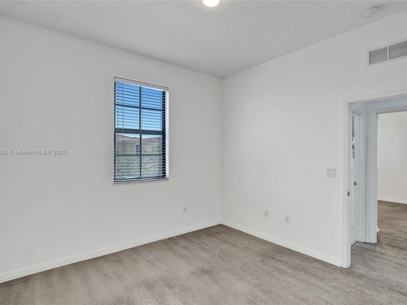 643 NE 191st Ter, Miami FL 33179