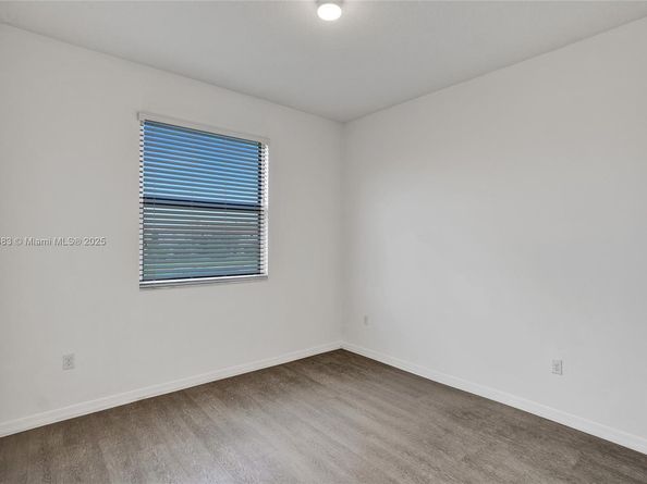 643 NE 191st Ter, Miami FL 33179