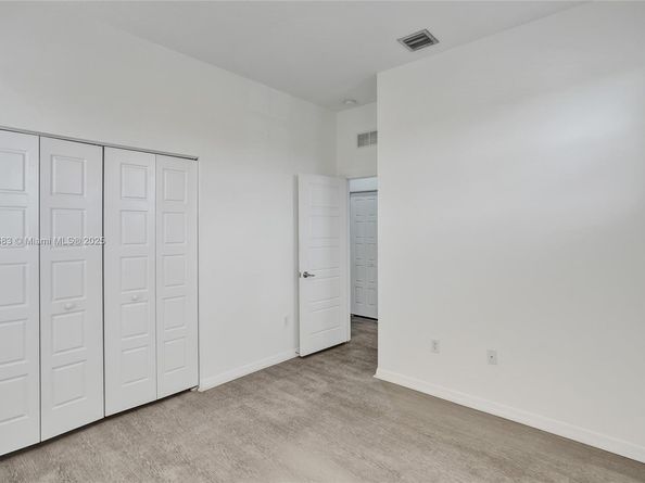 643 NE 191st Ter, Miami FL 33179