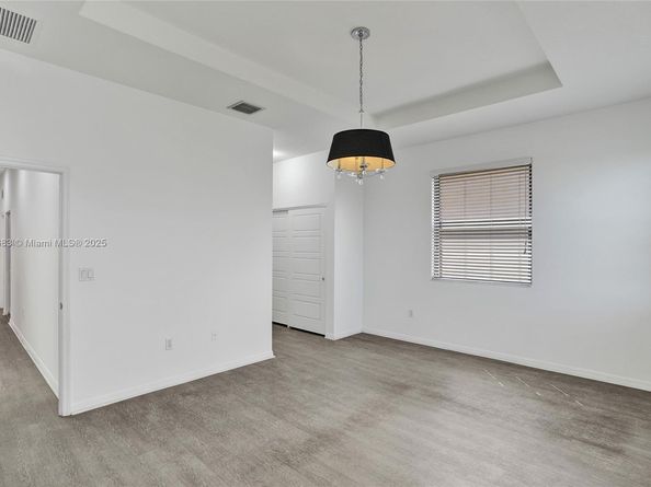 643 NE 191st Ter, Miami FL 33179