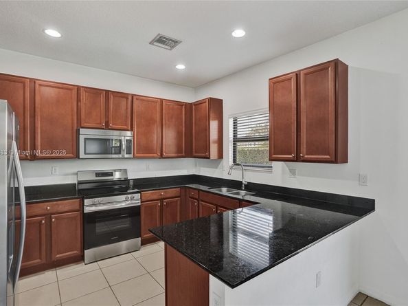 643 NE 191st Ter, Miami FL 33179