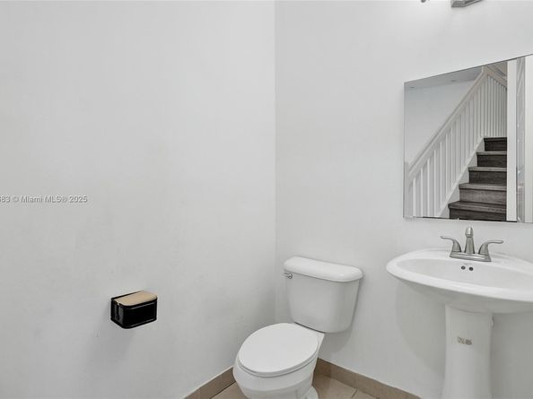 643 NE 191st Ter, Miami FL 33179