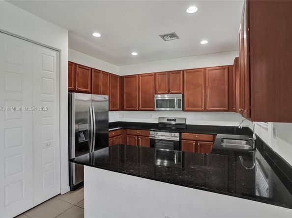 643 NE 191st Ter, Miami FL 33179