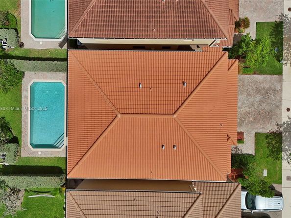 643 NE 191st Ter, Miami FL 33179