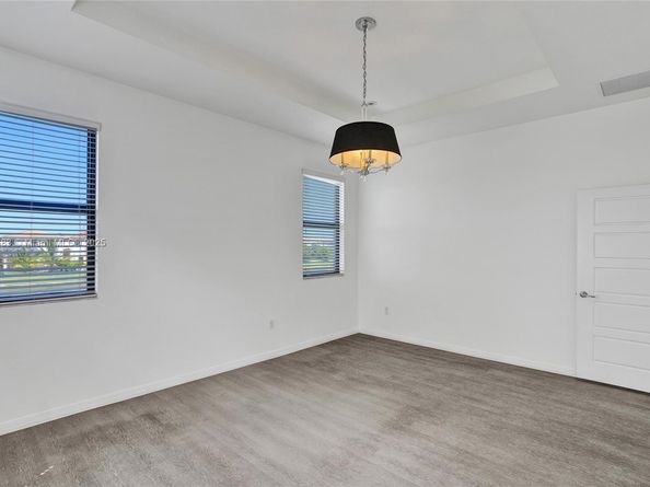 643 NE 191st Ter, Miami FL 33179