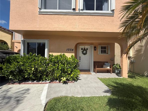 1054 SE 6th Ct, Dania Beach FL 33004