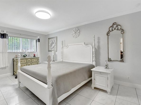 588 Trace Cir 211, Deerfield Beach FL 33441