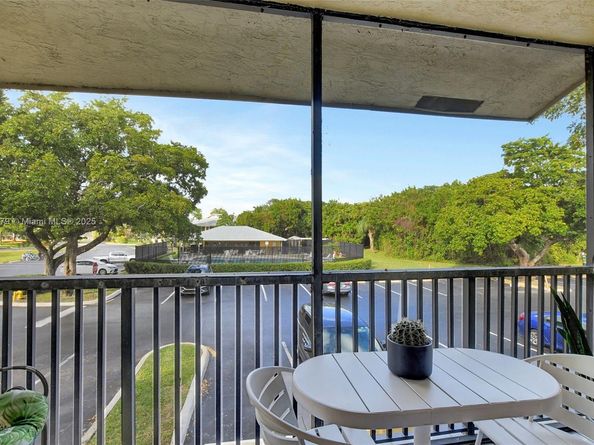 588 Trace Cir 211, Deerfield Beach FL 33441