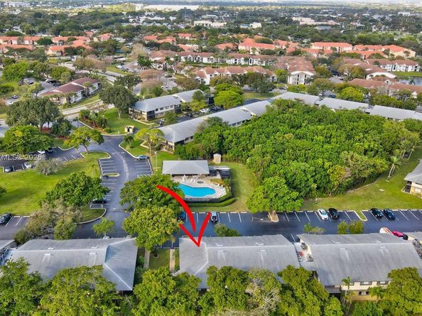 588 Trace Cir 211, Deerfield Beach FL 33441