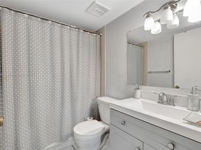 588 Trace Cir 211, Deerfield Beach FL 33441