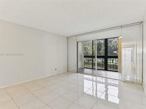 5900 NW 44th St 312, Lauderhill FL 33319