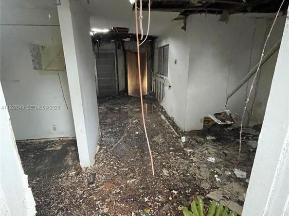 4240 NE 3rd Ave, Deerfield Beach FL 33064