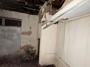 4240 NE 3rd Ave, Deerfield Beach FL 33064