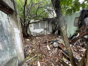 4240 NE 3rd Ave, Deerfield Beach FL 33064