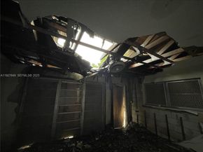 4240 NE 3rd Ave, Deerfield Beach FL 33064