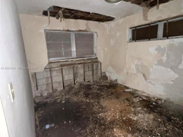 4240 NE 3rd Ave, Deerfield Beach FL 33064