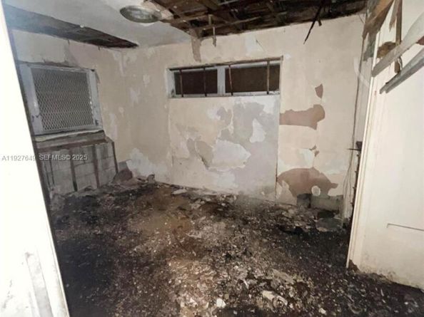 4240 NE 3rd Ave, Deerfield Beach FL 33064