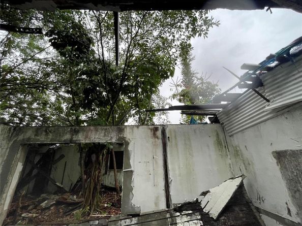 4240 NE 3rd Ave, Deerfield Beach FL 33064