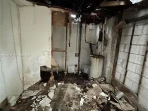 4240 NE 3rd Ave, Deerfield Beach FL 33064