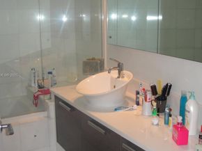 2950 NE 188th St 222, Aventura FL 33180