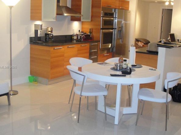 2950 NE 188th St 222, Aventura FL 33180