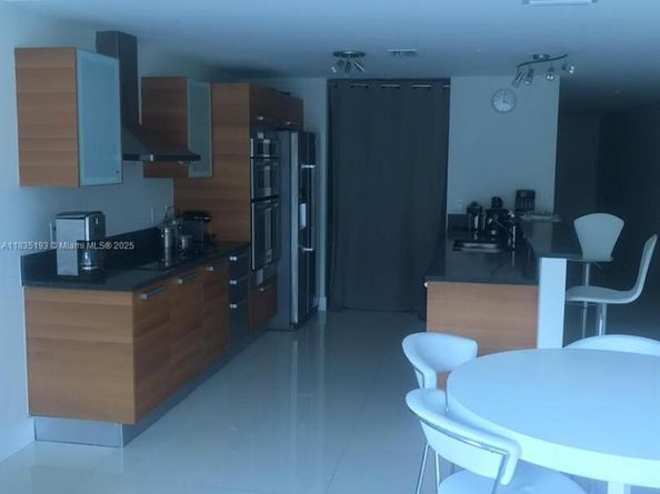 2950 NE 188th St 222, Aventura FL 33180