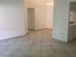 20760 NE 4th Ct 207, Miami FL 33179