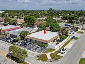 7801 SW 10th St, North Lauderdale FL 33068